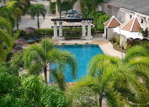 Бассейн отеля Lantana Pattaya Hotel & Resort 3* (Лантана Паттайя Отель энд Ресорт 3*) Фото отеля Lantana Pattaya Hotel & Resort 3* (Лантана Паттайя Отель энд Ресорт 3*)