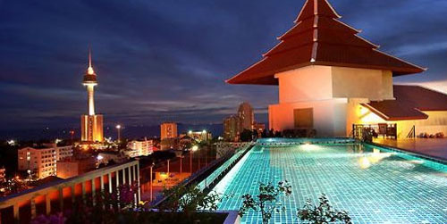 Бассейн отеля Aiyara Grand Hotel 4* (Айяра Гранд Отель 4*) Фото отеля Aiyara Grand Hotel 4* (Айяра Гранд Отель 4*)