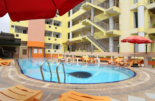 Бассейн отеля Eastiny Inn Hotel 3* (Истини Инн Отель 3*) Фото отеля Eastiny Inn Hotel 3* (Истини Инн Отель 3*)