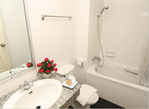 Ванная комната в номере отеля Eastiny Inn Hotel 3* (Истини Инн Отель 3*) Фото отеля Eastiny Inn Hotel 3* (Истини Инн Отель 3*)