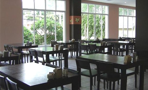 Ресторан отеля Crown Pattaya Beach Hotel 3* (Кроун Паттайя Бич Отель 3*) Фото отеля Crown Pattaya Beach Hotel 3* (Кроун Паттайя Бич Отель 3*)
