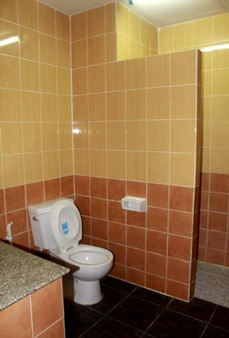 Ванная комната в номере отеля SP House Phuket 3* (СП Хаус Пхукет 3*) Фото отеля SP House Phuket 3* (СП Хаус Пхукет 3*)