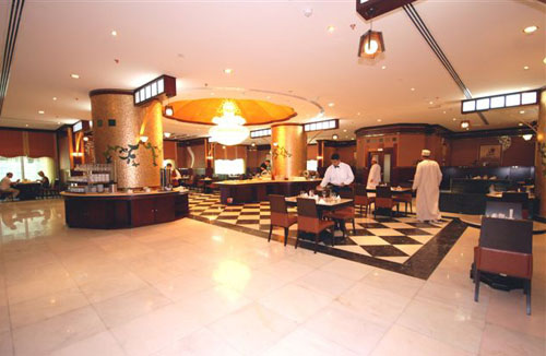 Ресторан отеля Al Bustan Tower Hotel Suites 4* (Аль Бустан Тауэр Отель Сьютс 4*) Фото отеля Al Bustan Tower Hotel Suites 4* (Аль Бустан Тауэр Отель Сьютс 4*)
