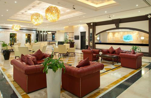 Лобби отеля Holiday Inn Bur Dubai Embassy District 4* (Холидей Инн Бур Дубай Эмбасси Дистрикт 4*) Фото отеля Holiday Inn Bur Dubai Embassy District 4* (Холидей Инн Бур Дубай Эмбасси Дистрикт 4*)