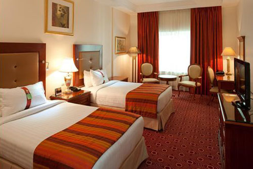 Номер отеля Holiday Inn Bur Dubai Embassy District 4* (Холидей Инн Бур Дубай Эмбасси Дистрикт 4*) Фото отеля Holiday Inn Bur Dubai Embassy District 4* (Холидей Инн Бур Дубай Эмбасси Дистрикт 4*)