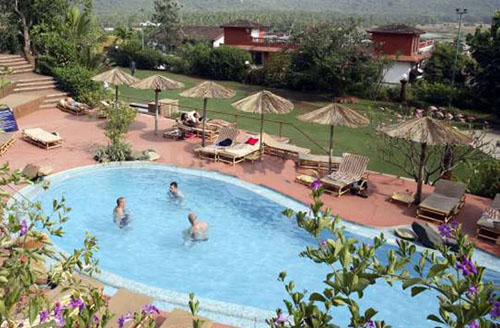 Бассейн отеля Pride Sun Village Resort & Spa 4* (Прайд Сан Вилладж Резорт энд Спа 4*) Фото отеля Pride Sun Village Resort & Spa 4* (Прайд Сан Вилладж Резорт энд Спа 4*)