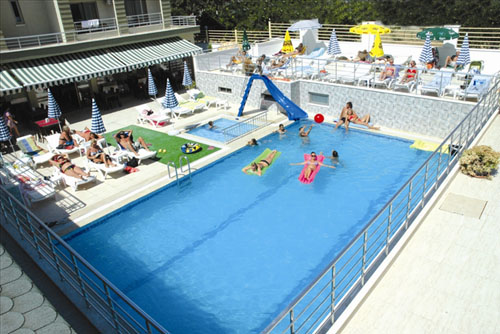 Бассейн отеля Erkal Resort Hotel 4* (Эркал Резорт Отель 4*) Фото отеля Erkal Resort Hotel 4* (Эркал Резорт Отель 4*)