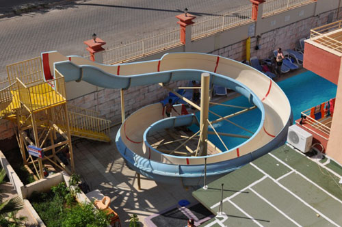 Водная горка отеля Club Hotel Diana 3* (Клаб Отель Диана 3*) Фото отеля Club Hotel Diana 3* (Клаб Отель Диана 3*)