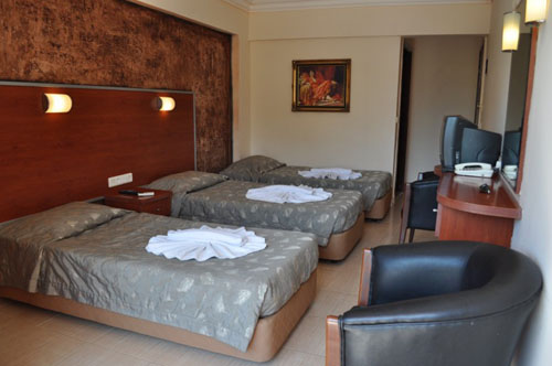 Номер отеля Club Hotel Diana 3* (Клаб Отель Диана 3*) Фото отеля Club Hotel Diana 3* (Клаб Отель Диана 3*)
