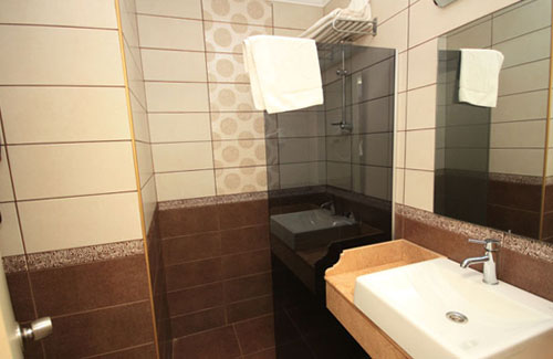 Ванная комната в номере отеля Verde Hotel Icmeler 4* (Верде Отель Ичмелер 4*) Фото отеля Verde Hotel Icmeler 4* (Верде Отель Ичмелер 4*)