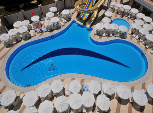 Бассейн отеля Golden Rock Beach Hotel 5* (Голден Рок Бич Отель 5*) Фото отеля Golden Rock Beach Hotel 5* (Голден Рок Бич Отель 5*)