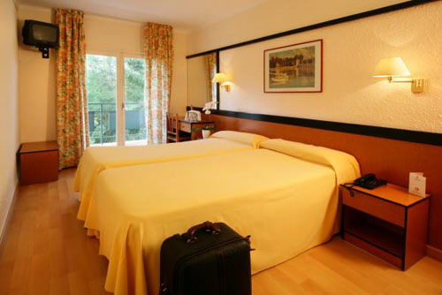 Номер Economic Room отеля Guitart Central Park Resort & Spa 3* (Гитар Централ Парк Резорт энд Спа 3*) Фото отеля Guitart Central Park Resort & Spa 3* (Гитар Централ Парк Резорт энд Спа 3*)