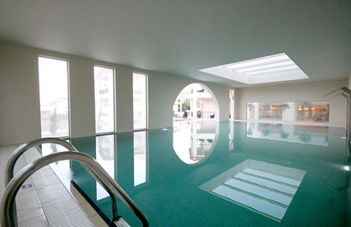 Крытый бассейн отеля Dimitrios Village Beach Resort & Spa 4* (Димитриос Вилладж Бич Резорт энд Спа 4*) Фото отеля Dimitrios Village Beach Resort & Spa 4* (Димитриос Вилладж Бич Резорт энд Спа 4*)