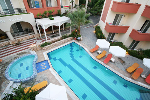 Бассейн отеля Dimitrios Village Beach Resort & Spa 4* (Димитриос Вилладж Бич Резорт энд Спа 4*) Фото отеля Dimitrios Village Beach Resort & Spa 4* (Димитриос Вилладж Бич Резорт энд Спа 4*)