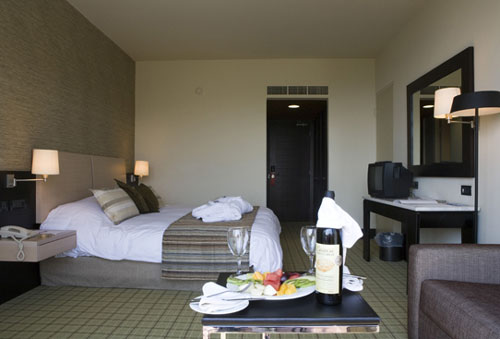 Номер отеля Porto Carras Sithonia Thalasso & Spa 5* (Порто Карас Ситония Талассо энд Спа 5*) Фото отеля Porto Carras Sithonia Thalasso & Spa 5* (Порто Карас Ситония Талассо энд Спа 5*)
