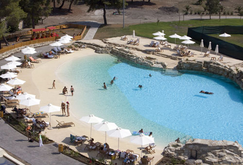 Бассейн отеля Porto Carras Sithonia Thalasso & Spa 5* (Порто Карас Ситония Талассо энд Спа 5*) Фото отеля Porto Carras Sithonia Thalasso & Spa 5* (Порто Карас Ситония Талассо энд Спа 5*)