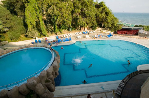 Бассейн отеля Melas Holiday Village HV1 (Мелас Холидей Виладж HV1) Фото отеля Melas Holiday Village HV1 (Мелас Холидей Виладж HV1)