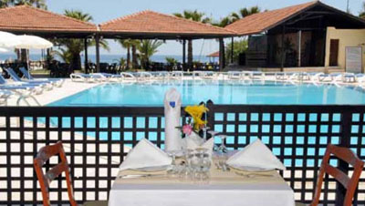 Бассейн отеля Club Akman Beach 4* (Клуб Акман Бич 4*) Фото отеля Club Akman Beach 4* (Клуб Акман Бич 4*)
