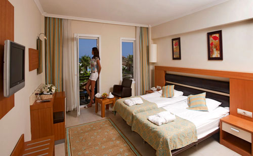 Номер отеля Crystal Flora Beach Resort 5* HV1 (Кристалл Флора Бич Резорт 5* HV1) Фото отеля Crystal Flora Beach Resort 5* HV1 (Кристалл Флора Бич Резорт 5* HV1)