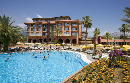 Бассейн отеля Fantasia Hotel De Luxe 5* (Фантазия Отель Де Люкс 5*) Фото отеля Fantasia Hotel De Luxe 5* (Фантазия Отель Де Люкс 5*)
