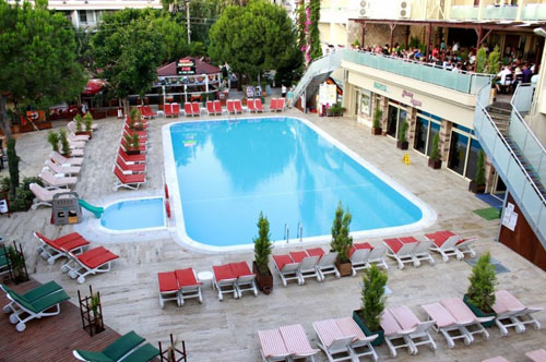 Бассейн отеля Cle Resort 4* (Кле Резорт 4*) Фото отеля Cle Resort 4* (Кле Резорт 4*)