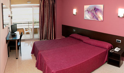Номер отеля Medplaya Hotel Calypso 3* (Медплайя Отель Калипсо 3*) Фото отеля Medplaya Hotel Calypso 3* (Медплайя Отель Калипсо 3*)