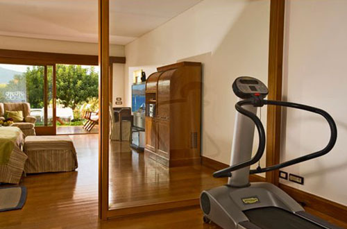 Номер Sports Club отеля Elounda Beach Hotel & Villas 5* (Элунда Бич Отель и Виллы 5*) Фото отеля Elounda Beach Hotel & Villas 5* (Элунда Бич Отель и Виллы 5*)