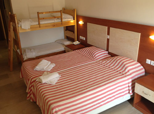 Номер Family Superior Room отеля Messonghi Beach Hotel & Resort 3* (Мессонги Бич Отель энд Резорт 3*) Фото отеля Messonghi Beach Hotel & Resort 3* (Мессонги Бич Отель энд Резорт 3*)