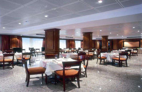 Ресторан отеля Kapetanios Limassol Hotel 3* (Капетаниос Лимассол Отель 3*) Фото отеля Kapetanios Limassol Hotel 3* (Капетаниос Лимассол Отель 3*)