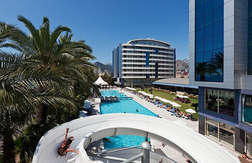 Бассейн отеля Porto Bello Hotel Resort & Spa 5* (Порто Белло Отель Резорт энд Спа 5*) Фото отеля Porto Bello Hotel Resort & Spa 5* (Порто Белло Отель Резорт энд Спа 5*)
