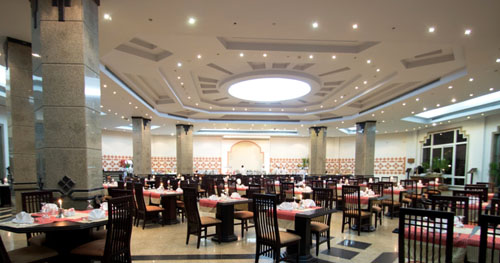 Ресторан отеля Le Mirage New Tower Resort 4* (Ле Мираж Нью Тауэр Резорт 4*) Фото отеля Le Mirage New Tower Resort 4* (Ле Мираж Нью Тауэр Резорт 4*)