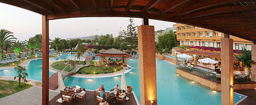 Бассейн отеля Oceanis Hotel Rhodes 4* (Океанис Отель Родос 4*) Фото отеля Oceanis Hotel Rhodes 4* (Океанис Отель Родос 4*)