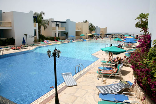 Бассейн отеля Eleni Holiday Village 4* (Елени Холидей Виладж 4*) Фото отеля Eleni Holiday Village 4* (Елени Холидей Виладж 4*)