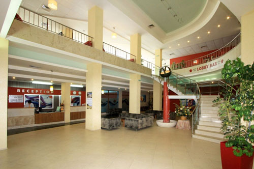 Лобби отеля Edelweiss Golden Sands 4* (Эдельвейс Золотые Пески 4*) Фото отеля Edelweiss Golden Sands 4* (Эдельвейс Золотые Пески 4*)