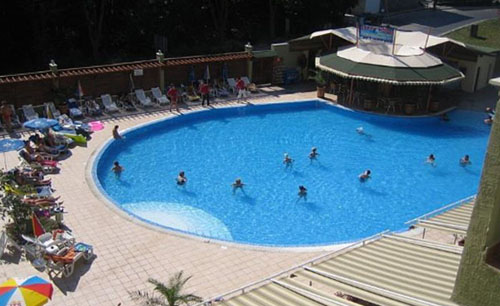 Бассейн отеля Edelweiss Golden Sands 4* (Эдельвейс Золотые Пески 4*) Фото отеля Edelweiss Golden Sands 4* (Эдельвейс Золотые Пески 4*)