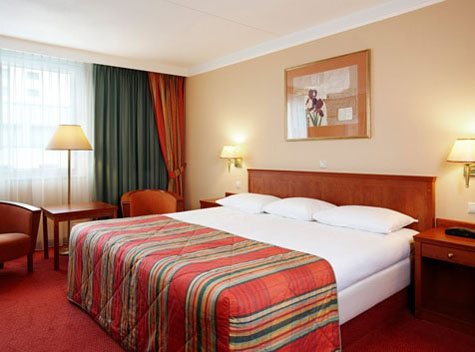 Номер Standard Room отеля NH Schiphol Airport 4* (НХ Схипхол Аэропорт 4*) Фото отеля NH Schiphol Airport 4* (НХ Схипхол Аэропорт 4*)