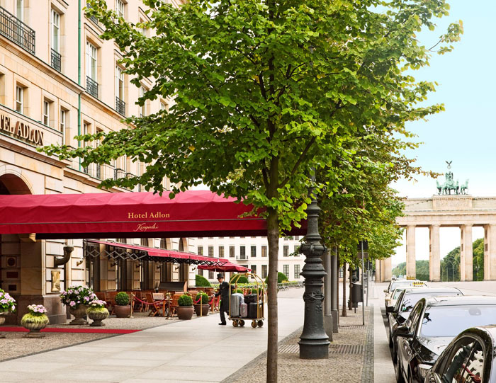 Отель Adlon Kempinski Berlin 5* (Адлон Кемпински Берлин 3*) Фото отеля Adlon Kempinski Berlin 5* (Адлон Кемпински Берлин 3*)