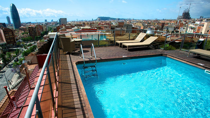 Бассейн отеля Catalonia Atenas 4* (Каталония Атенас 4*) Фото отеля Catalonia Atenas 4* (Каталония Атенас 4*)