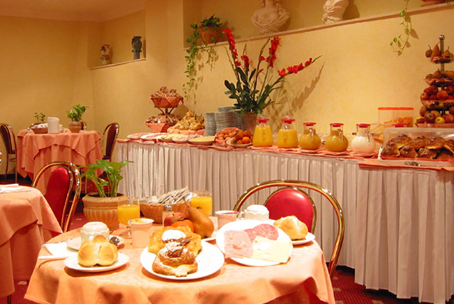 Столовая отеля Hotel Fiamma 3* (Отель Фиамма 3*) Фото отеля Hotel Fiamma 3* (Отель Фиамма 3*)