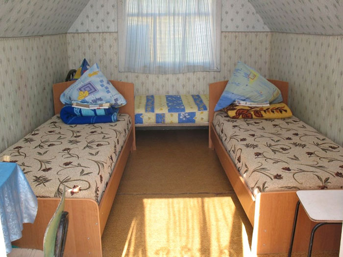 Номер Эконом базы отдыха «Озерки» (Затока, Украина) Фото базы отдыха «Озерки» (Затока, Украина)
