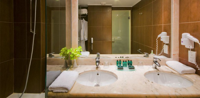 Ванная комната в номере отеля Best Western Zante Park 4* (Бест Вестерн Занте Парк 4*) Фото отеля Best Western Zante Park 4* (Бест Вестерн Занте Парк 4*)