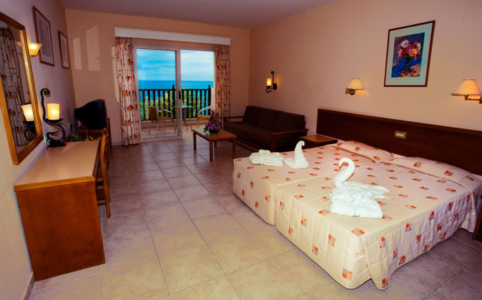 Номер отеля Akteon Holiday Village 4* (Актеон Холидей Виладж 4*) Фото отеля Akteon Holiday Village 4* (Актеон Холидей Виладж 4*)