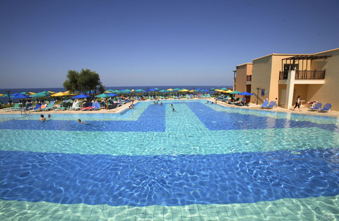 Бассейн отеля Akteon Holiday Village 4* (Актеон Холидей Виладж 4*) Фото отеля Akteon Holiday Village 4* (Актеон Холидей Виладж 4*)