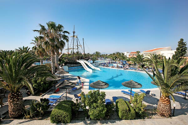 Бассейн отеля Kipriotis Village Resort 4* (Киприотис Вилладж Резорт 4*) Фото отеля Kipriotis Village Resort 4* (Киприотис Вилладж Резорт 4*)