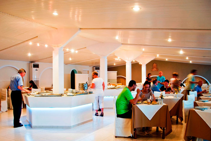 Ресторан отеля Mediterranean Beach 4* (Медитерраниан Бич 4*) Фото отеля Mediterranean Beach 4* (Медитерраниан Бич 4*)