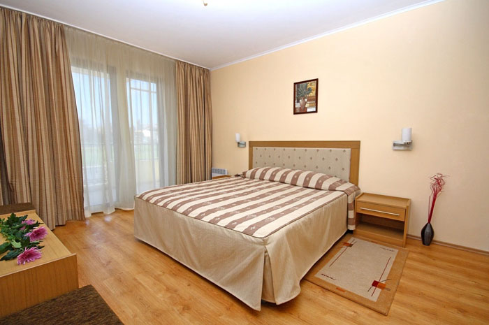 Номер отеля Aparthotel Martinez 4* (Апартотель Мартинез 4*) Фото отеля Aparthotel Martinez 4* (Апартотель Мартинез 4*)