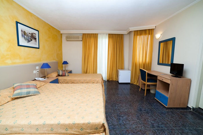 Номер отеля Georgioupolis Resort 4* (Георгиуполис Резорт 4*) Фото отеля Georgioupolis Resort 4* (Георгиуполис Резорт 4*)