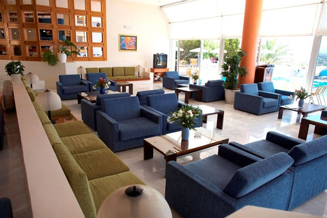 Лобби отеля Scaleta Beach Hotel 3* (Скалета Бич Отель 3*) Фото отеля Scaleta Beach Hotel 3* (Скалета Бич Отель 3*)