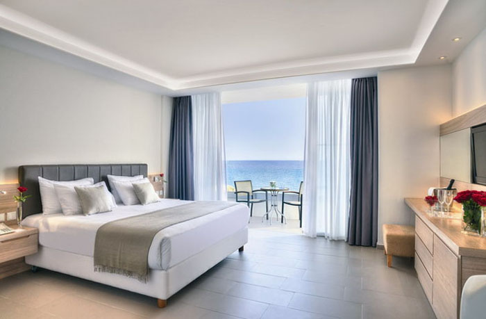 Номер отеля Royal Apollonia Beach 5* (Роял Аполлония Бич 5*) Фото отеля Royal Apollonia Beach 5* (Роял Аполлония Бич 5*)