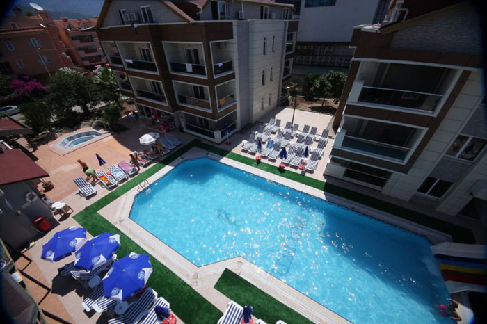 Бассейн отеля Mehtap Family Hotel 3* (Мехтап Фэмили Отель 3*) Фото отеля Mehtap Family Hotel 3* (Мехтап Фэмили Отель 3*)